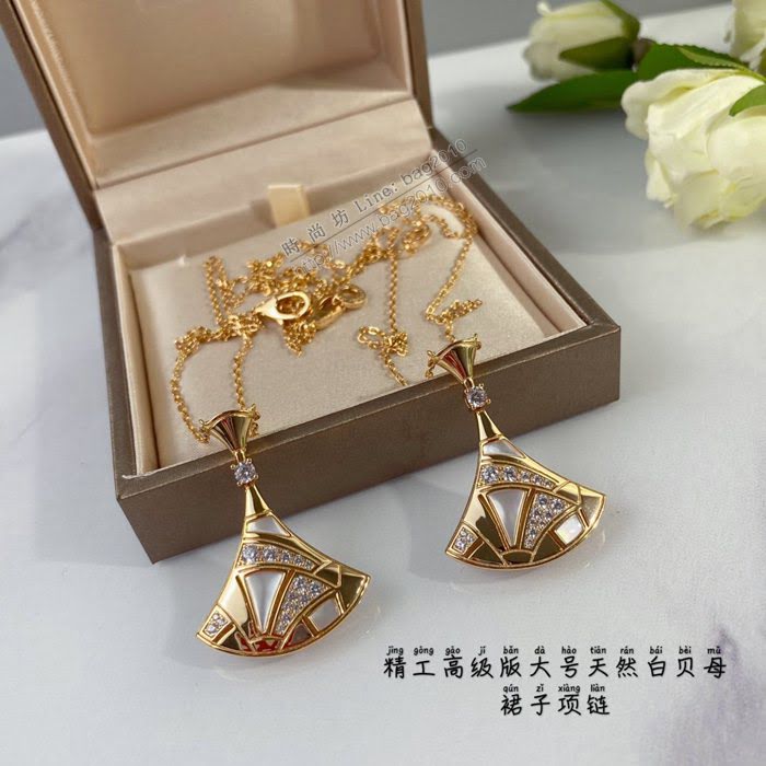 Bvlgari飾品 寶格麗新款925高級精工大號版本 寶格麗天然白貝母扇形小裙子項鏈  zgbq3287